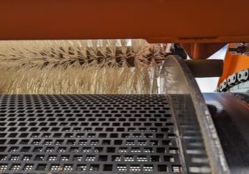 Product-Features_Cleaning-Brush